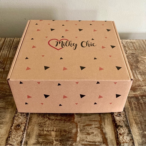 Gift Box with Cup, Makeup Bag, & Notebook - New - Milky Chic - Picture 3 of 15